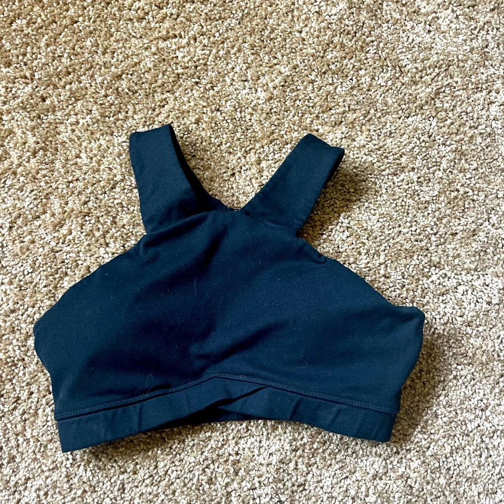 Black crisscross sports bra